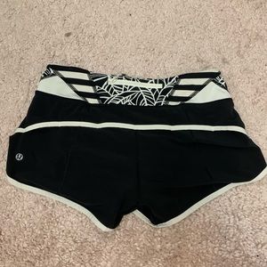 Lululemon black shorts size 4